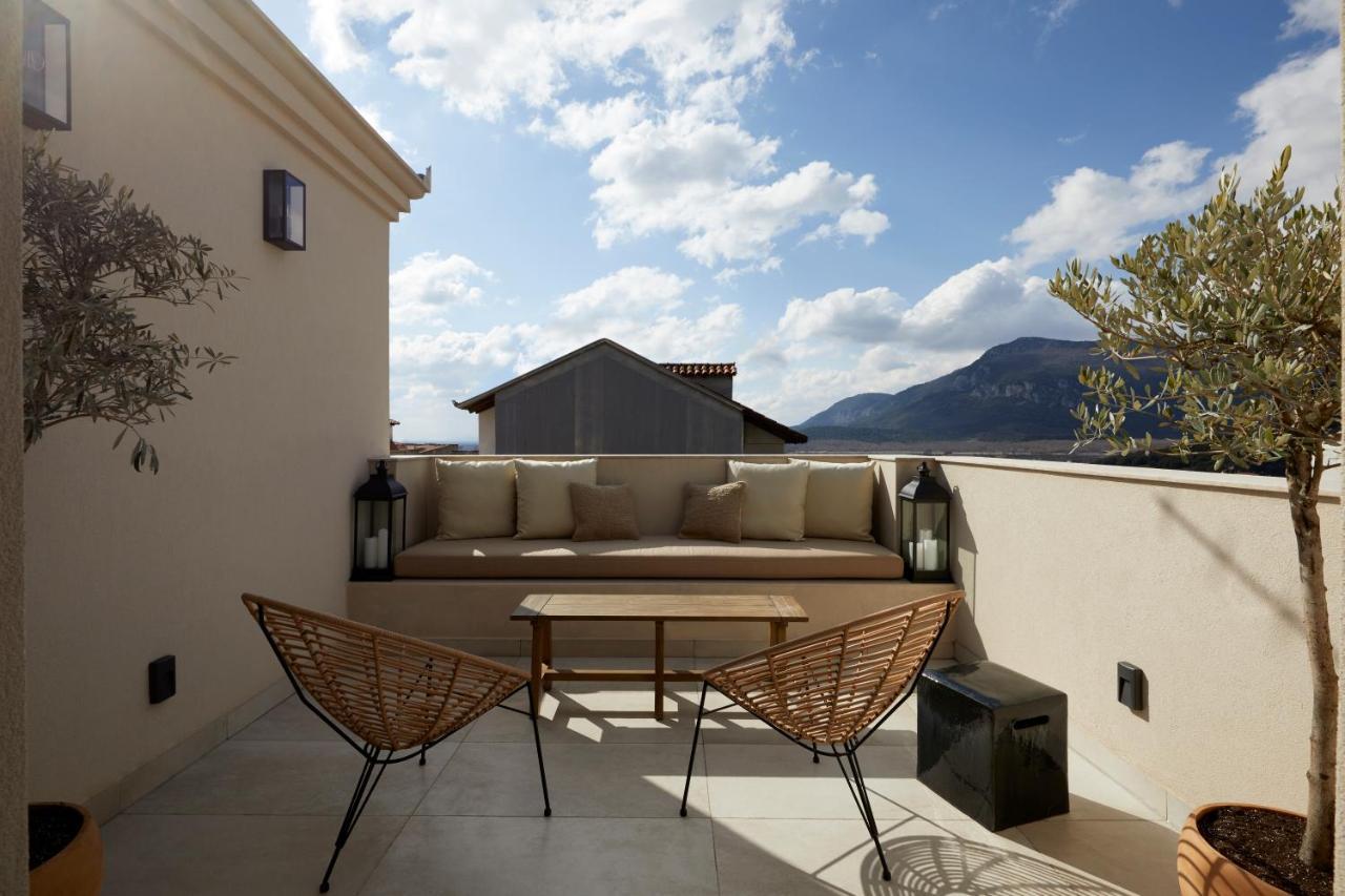 The Storyteller Boutique House Hotel Калампака Екстериор снимка